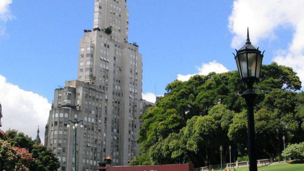 Volvió a bajar de precio el piso más caro del edificio Kavanagh