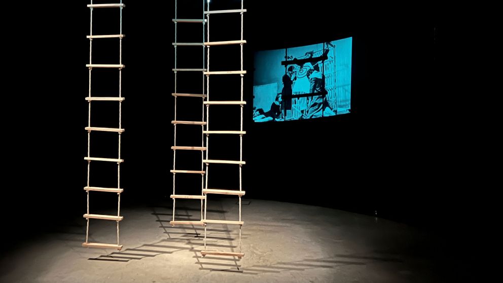 La primera escena dedicada a Roberto Villanueva