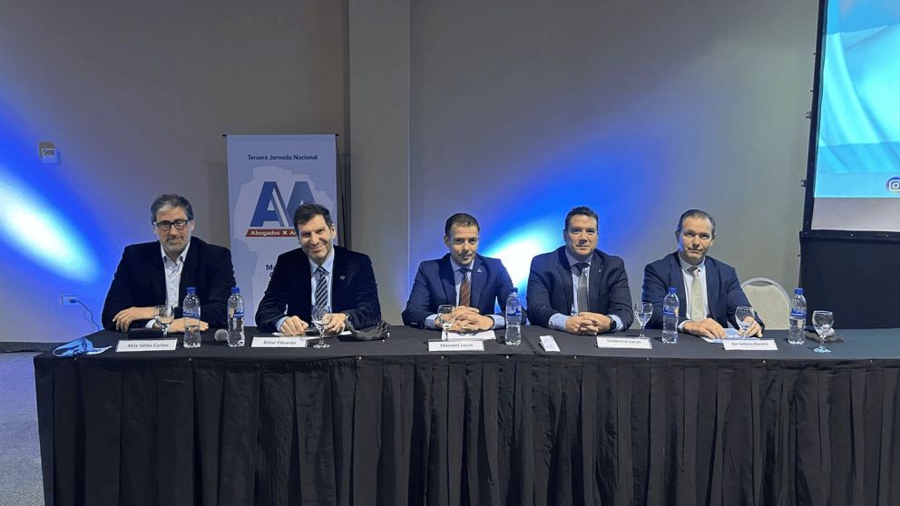 Mesa de Cierre: Carlos Más Velez (Vice CPACF), Eduardo Bittar ( Presidente C.A. Córdoba) Eugenio Massoni (Presidente Federación A de Mendoza) Lucas Galeano ( Presidente C.A. Rosario) y el coordinador Marcelo Bee Sellares