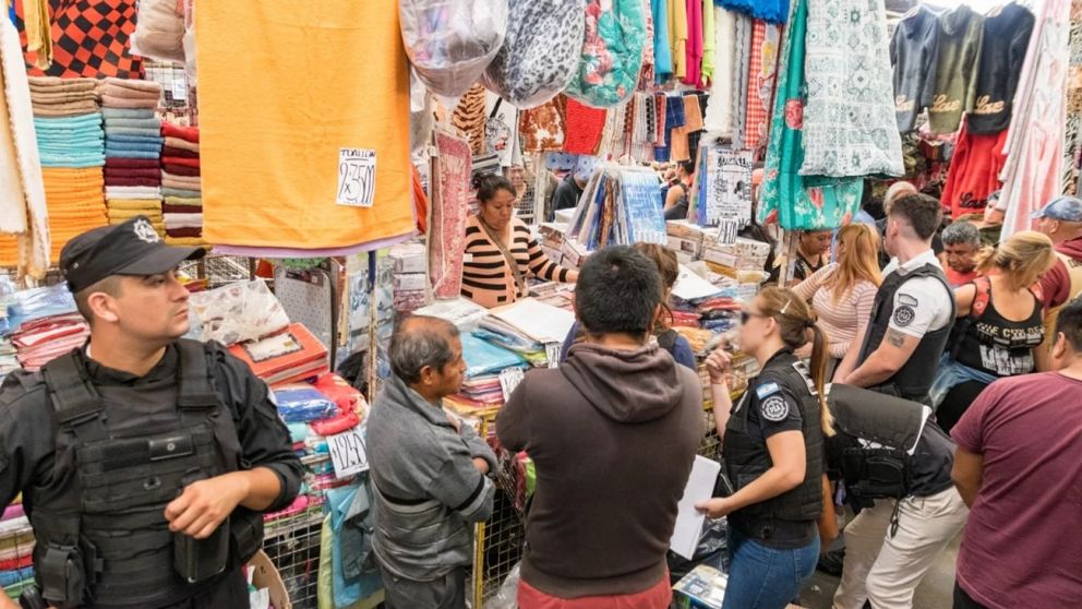 Productos textiles, calzado, venta mayorista y minorista en el distrito lomense