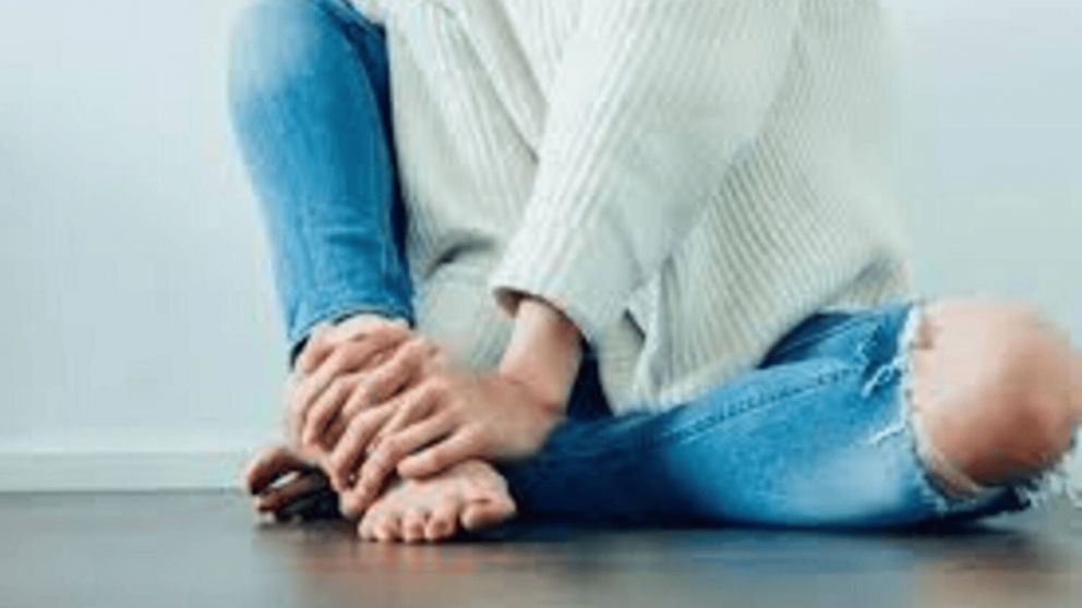 Manos y pies fríos: cuándo es normal y cuándo es señal de un problema de salud