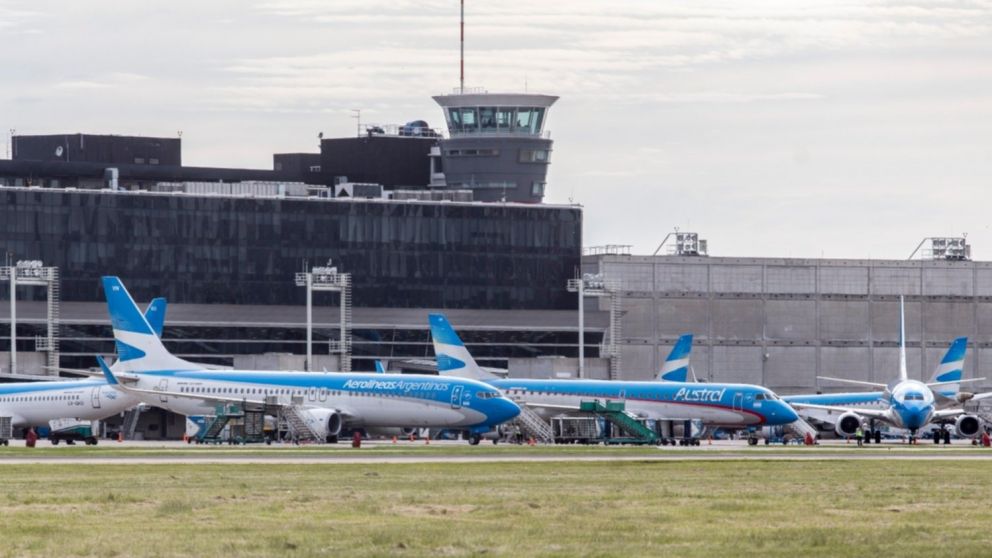 Desregulan y simplifican la actividad aerocomercial