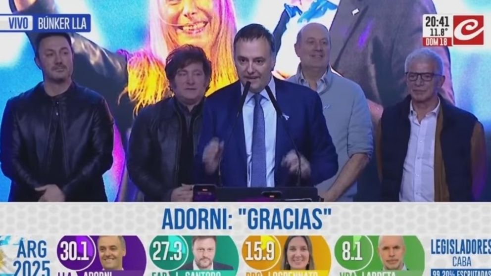 Manuel Adorni celebr� el triunfo de La Libertad Avanza en CABA.