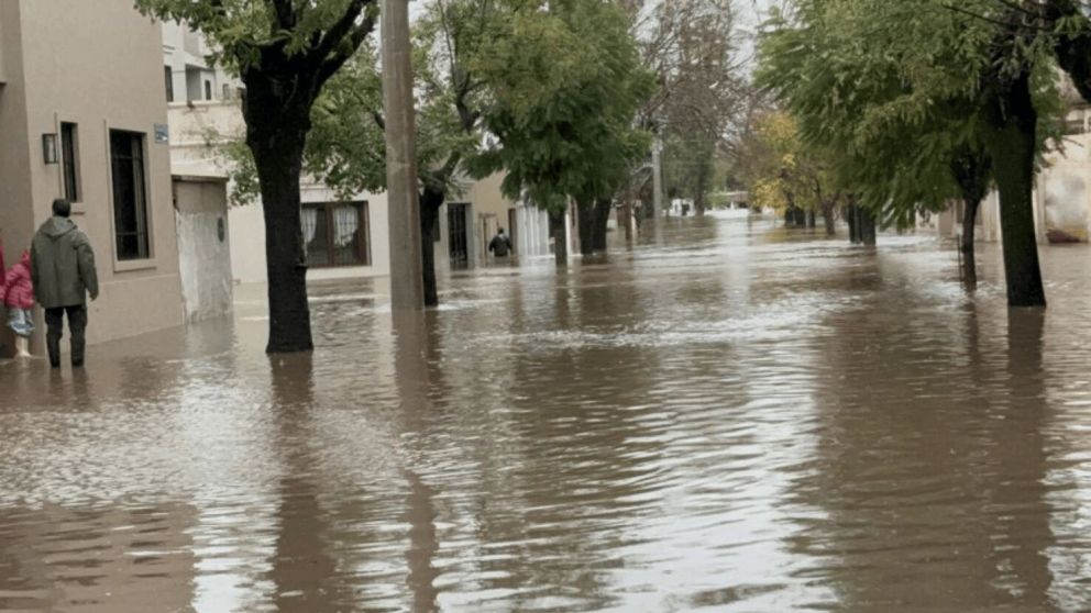 Cayeron 400 mil�metros en 24 horas en San Antonio de Areco