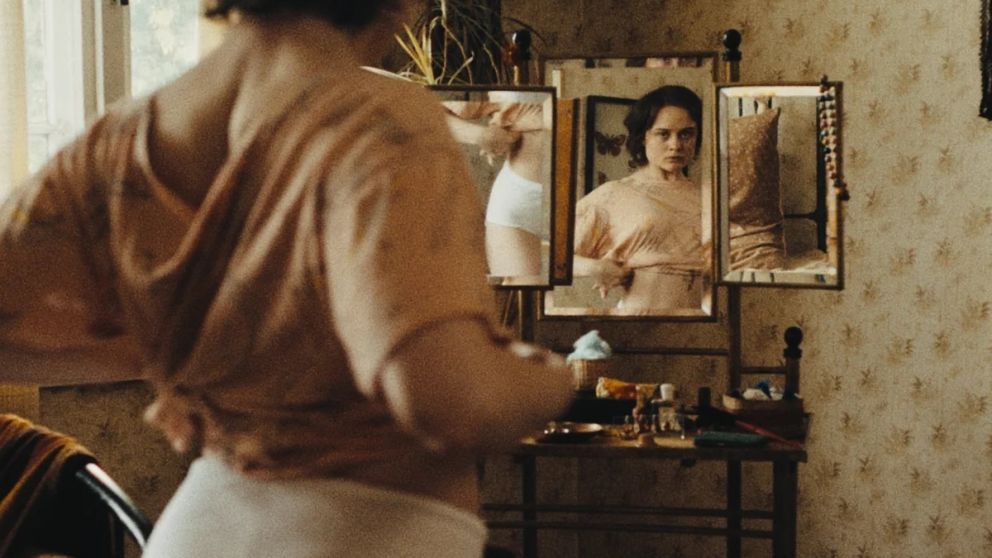 Sound of falling, un interesante drama onírico intergeneracional