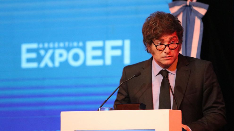 Los presuntos mensajes hac�an menci�n de Javier Milei de manera telefonica