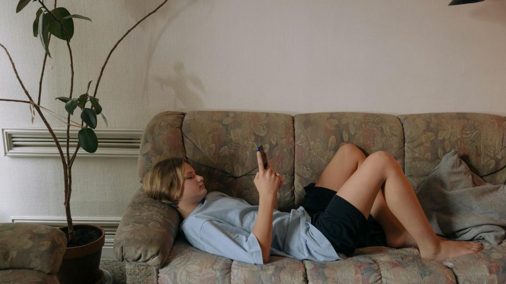Los chicos tienen un acceso cada vez más temprano a celulares