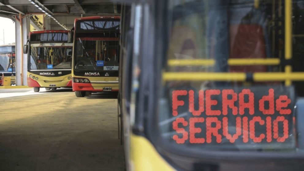 La UTA aclaró que hasta el momento mantiene el paro de colectivos en el AMBA pautado para este viernes