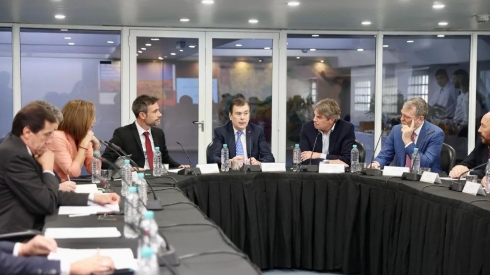 En Entre Ríos, al menos cinco gobernadores evaluarán el impacto en sus provincias de las medidas económicas implementadas por Milei.