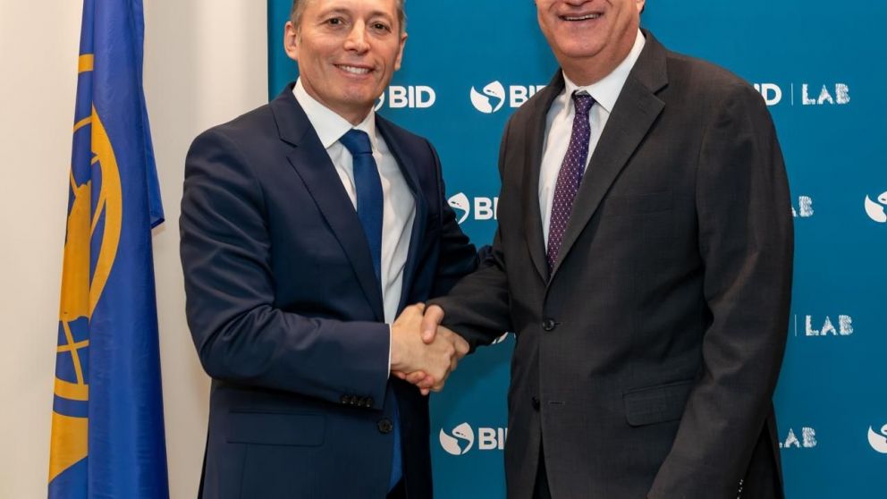 Fernando Gray se reunió en Washington con el presidente del Bando Interamericano de Desarrollo.