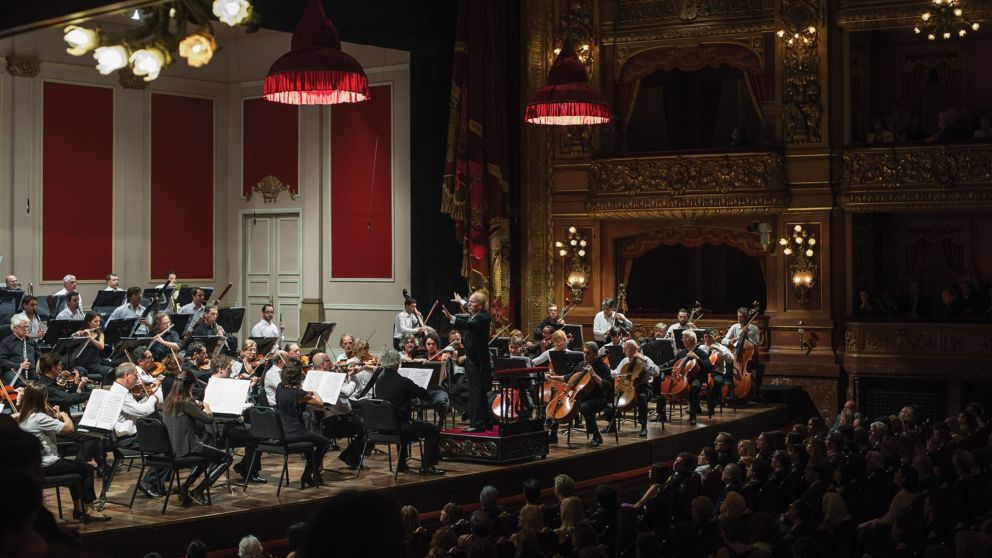 La orquesta que ayudará a otra orquesta