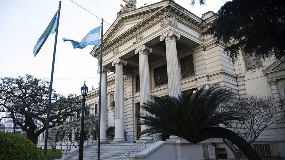 La Cámara de Diputados b