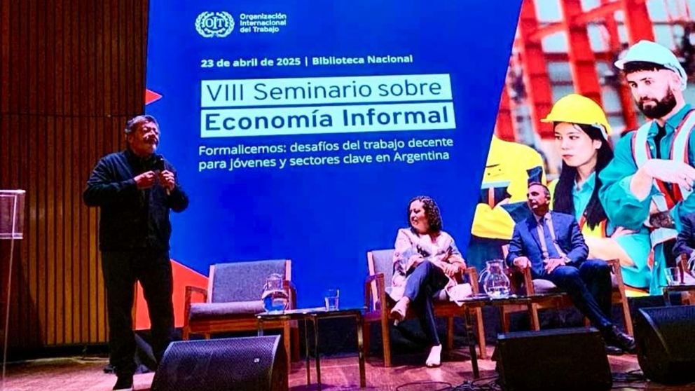 Martínez es el titular de Relaciones Internacionales de Azopardo