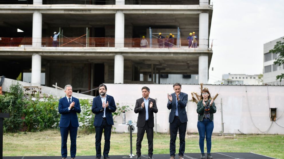 Kicillof denunció el freno de la obra pública de Milei es una decisión criminal".