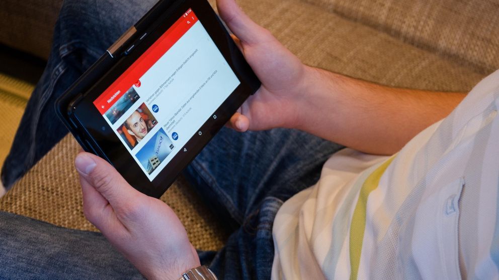 mil millones de horas de video vistas diariamente