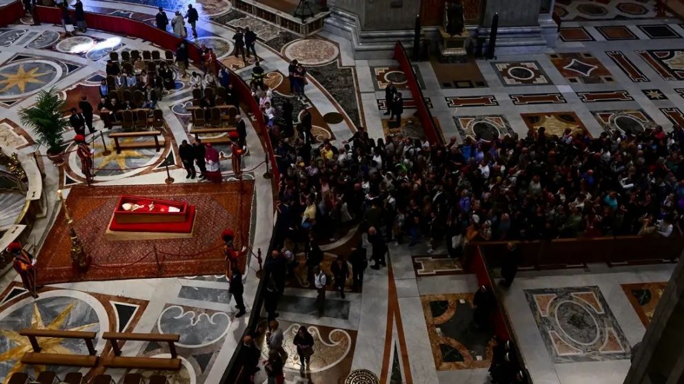 Se esperan más de 200 mil personas para darle el último adiós a Francisco