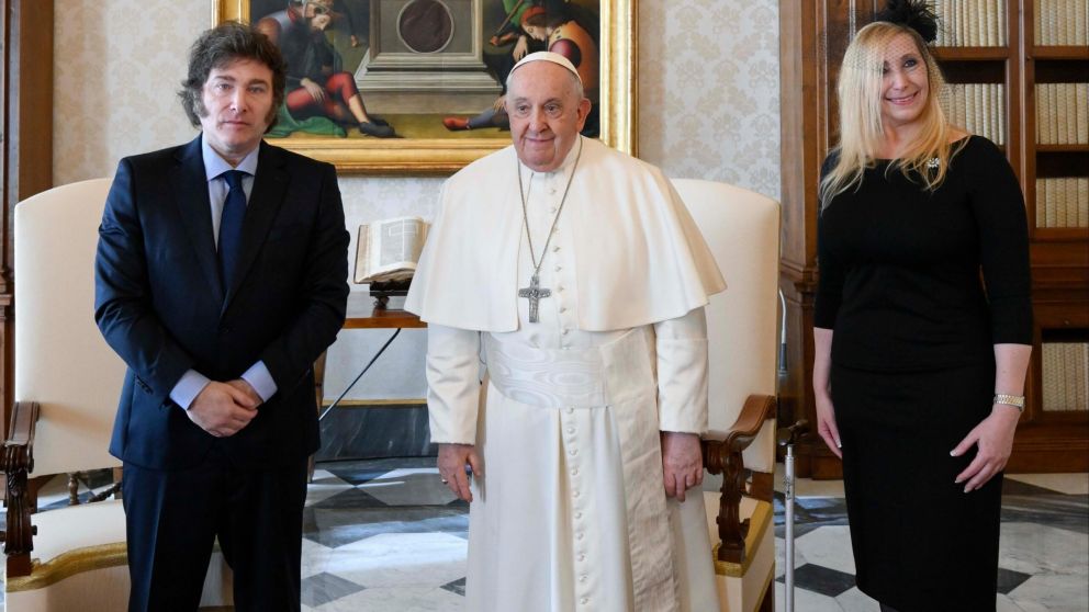 Javier Milei viajar� al Vaticano para el funeral del papa Francisco junto a Karina Milei.