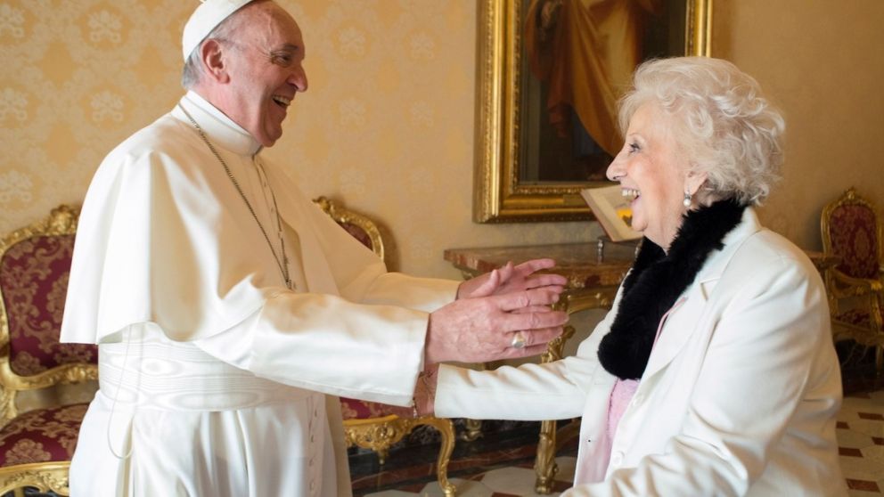 Abuelas despidió al Papa Francisco con