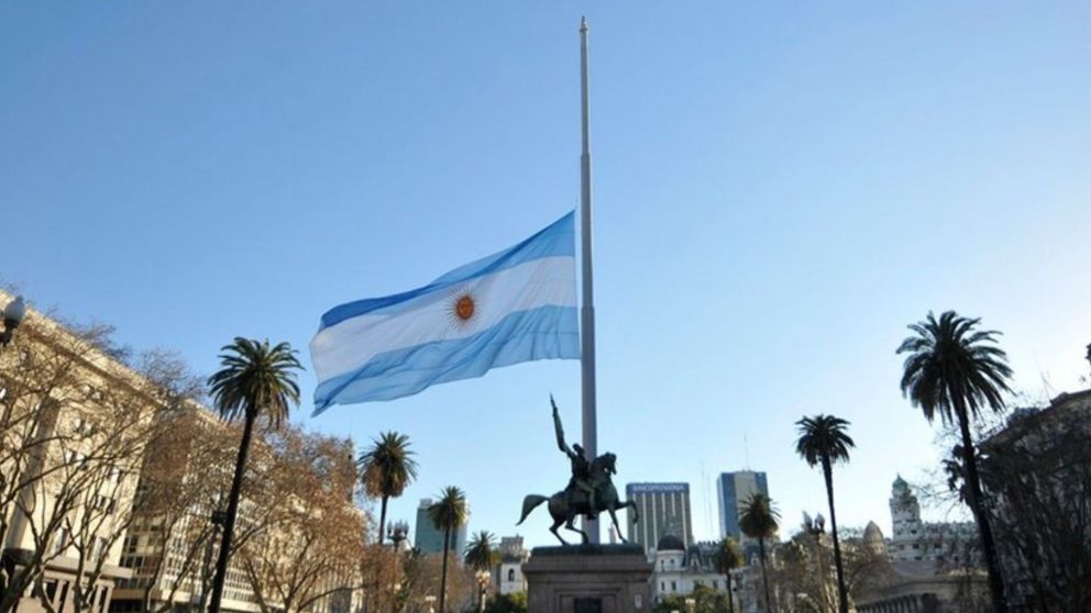 La bandera estará a media asta