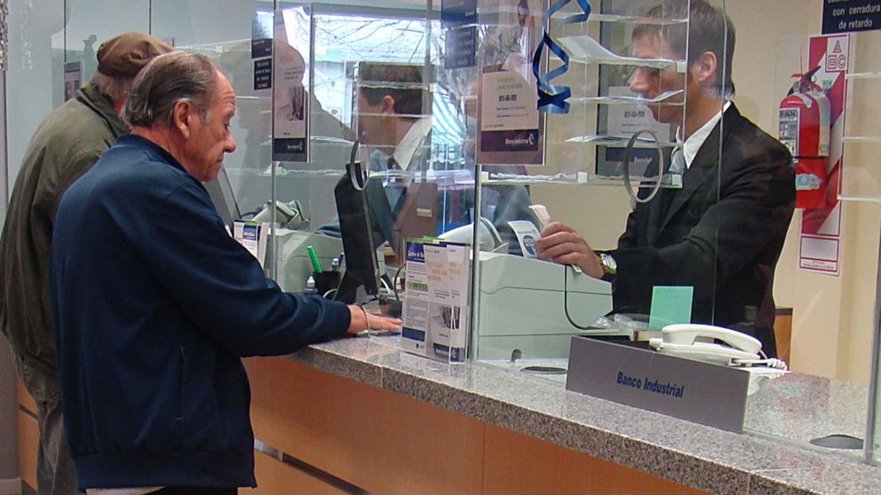 Acuerdo paritario hasta mayo y bono extraordinario para el próximo 6 de noviembre