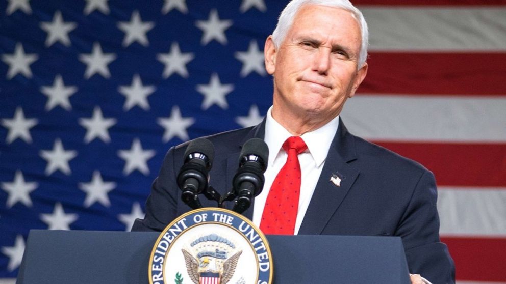 Mike Pence se distanció de Trump