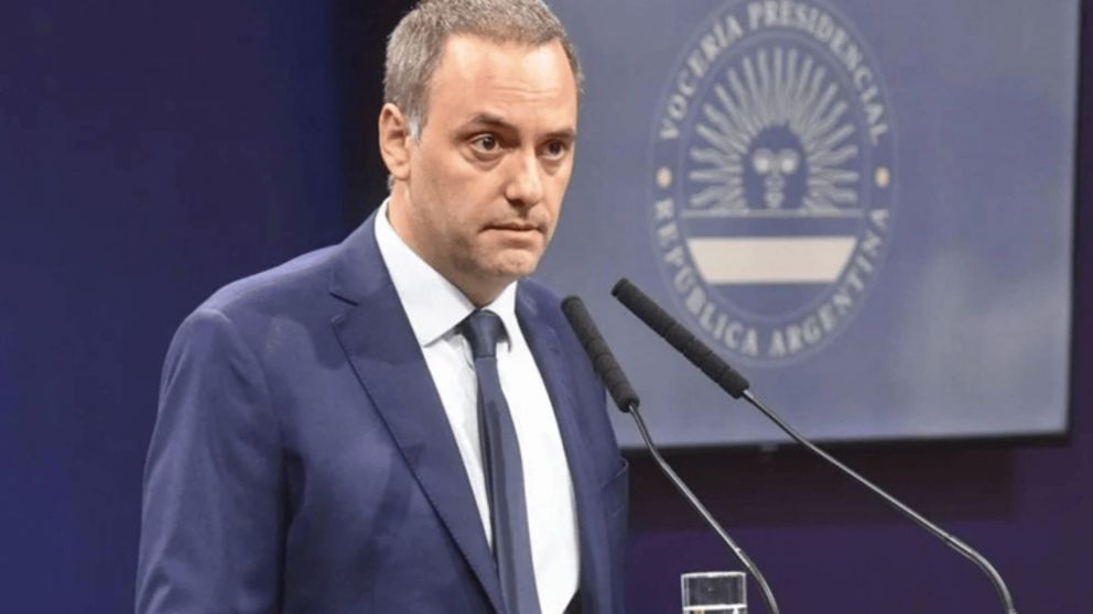 Manuel Adorni empezó la campaña para las elecciones legislativas en 2025, en donde compite como legislador porteño