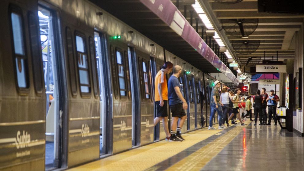 El subte se sumó a la medida junto con los trenes, aviones y camiones