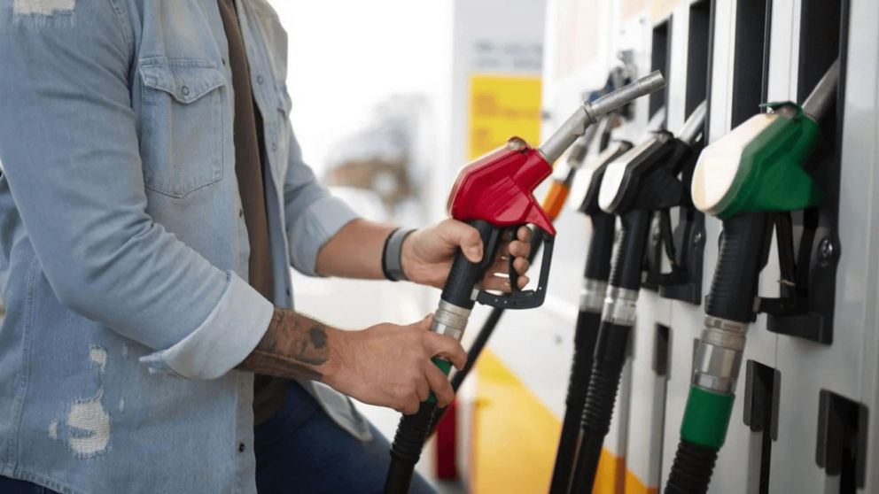 Suspenden suba de impuestos a los Combustibles en abril