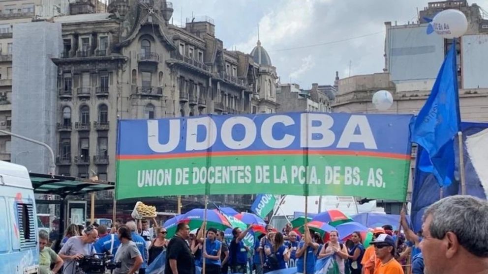 Maestros y profesores de la Provincia van por un nuevo convenio de labor