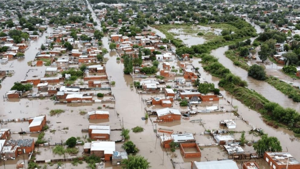 El Gobierno decretó tres días de duelo nacional por las víctimas del temporal en Bahía Blanca.