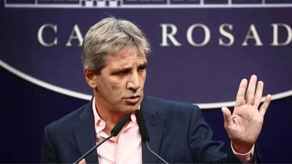 Lejos del conflicto por $Libra, Luis Caputo anunció el superávit de enero