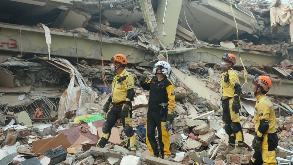 A tres días del sismo las tareas de rescate continúan