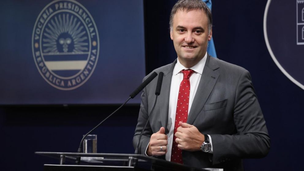 Manuel Adorni confirmado como lider de la lista de LLA en la Ciudad