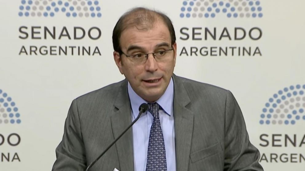Manuel García Mansilla es juez de la Corte con dos dictámenes de rechazo en el Senado