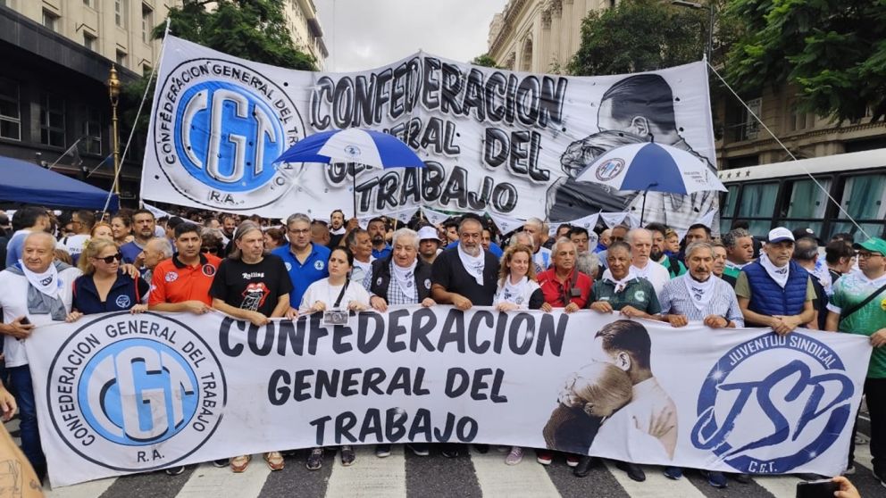 La columna de Azopardo marchó por el centro porteño
