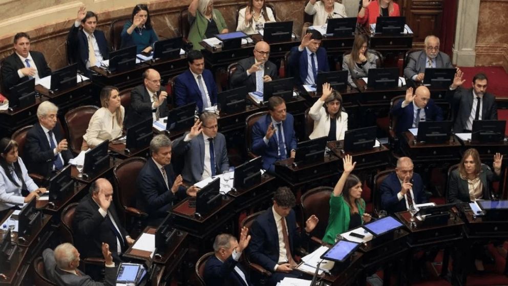 Los senadores tienen su dieta congelada desde agosto del 2024