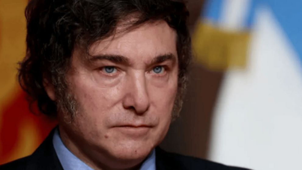 El presidente Javier Milei suspendi� de forma "preventiva" la compra de Telef�nica por parte de Telecom.