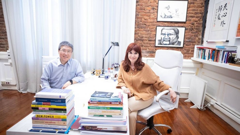 Cristina se reunió con Ha-Joon Chang y destacó su visión sobre el desarrollo económico