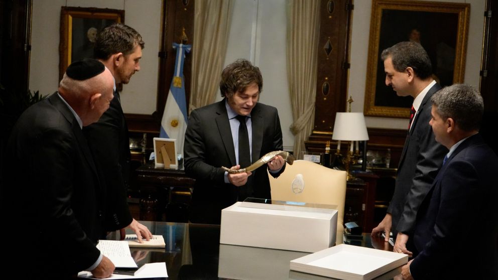 El presidente Javier Milei recibió a las nuevas autoridades de la DAIA, a 33 años del ataque a la embajada de Israel