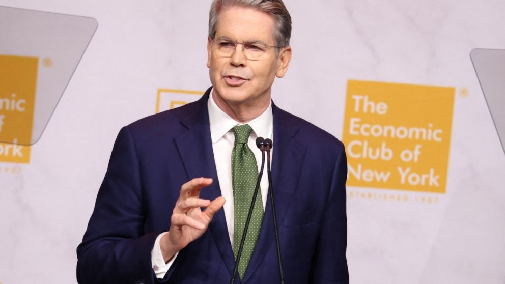 "Las correcciones son saludables, son normales" dijo Bessent