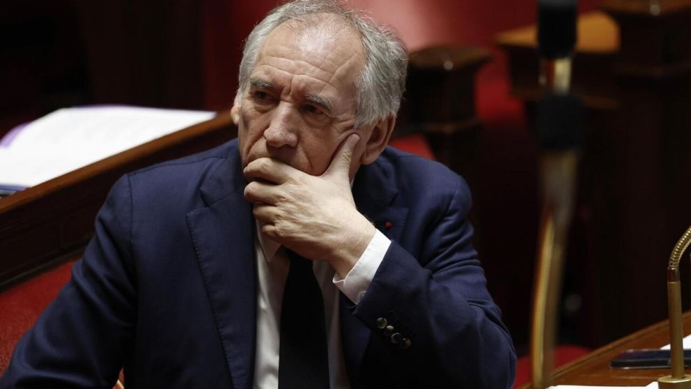 Bayrou aceptó rediscutir la reforma previsional, pero a condición de no tocar el equilibrio fiscal