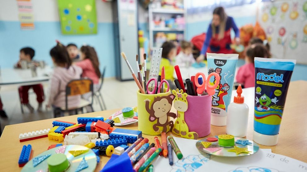 Bono de emergencia de $300.000 para útiles escolares: a quiénes beneficiaría