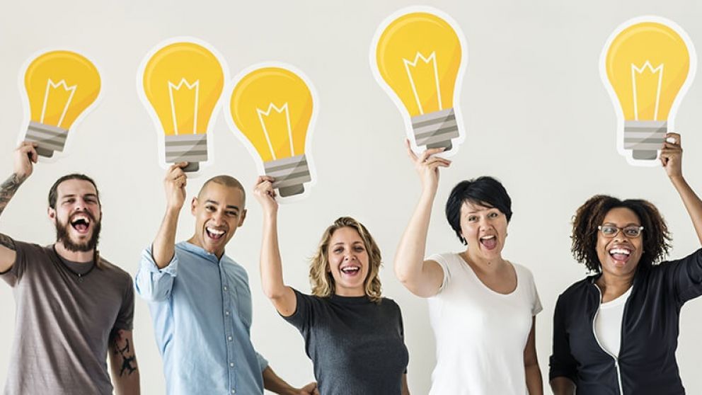 La creatividad, lejos de ser un don exclusivo de unos pocos, puede fomentarse mediante la curiosidad, la exploración de ideas y la aceptación del error