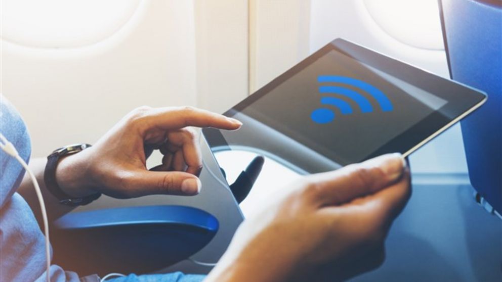 La lista completa de teléfonos celulares que podrán conectarse gratis a Starlink, el internet de Elon Musk