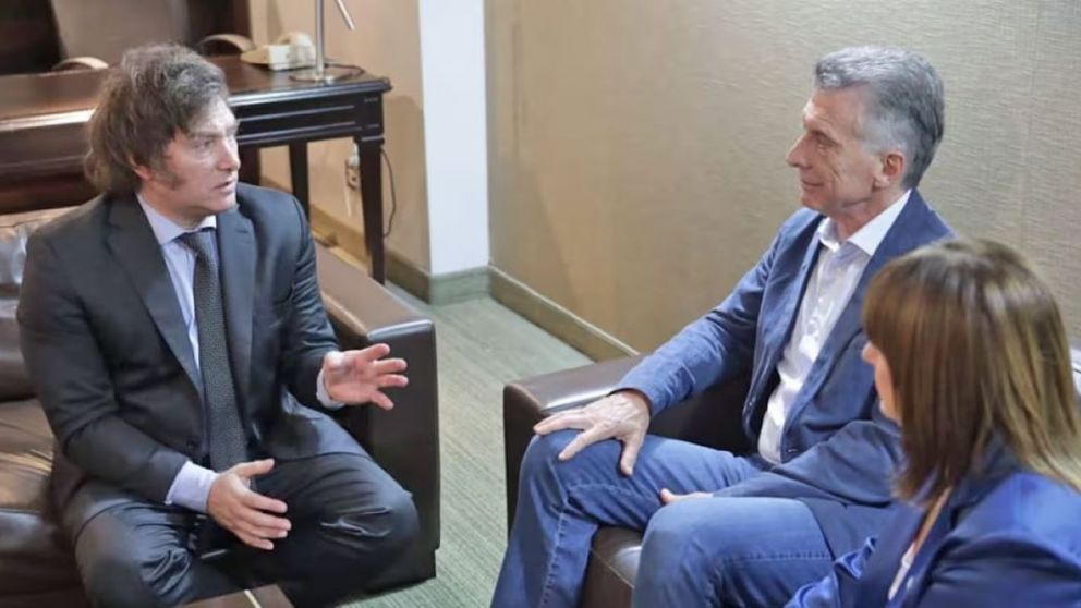 El gobierno de Javier Milei acusa a Mauricio Macri de no entender o de no saber