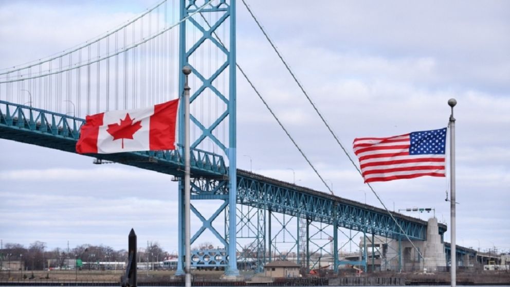 Las ciudades fronterizas estadounidenses, dependientes del tráfico canadiense, siente la caída de los turistas