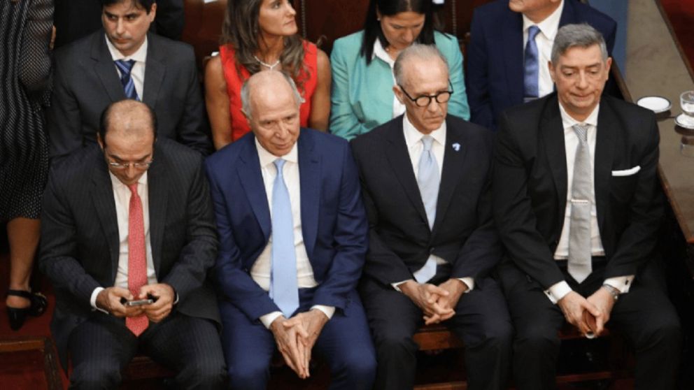 Los integrantes de la Corte, antes del discurso del Jefe de Estado