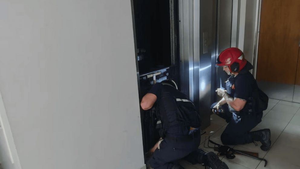 Cortes de luz: Bomberos asistieron a vecinos en ascensores y electrodependientes