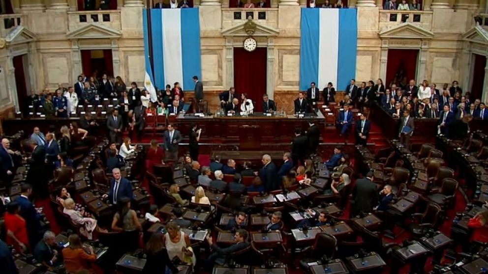 El recinto preparado para el discurso del presidente