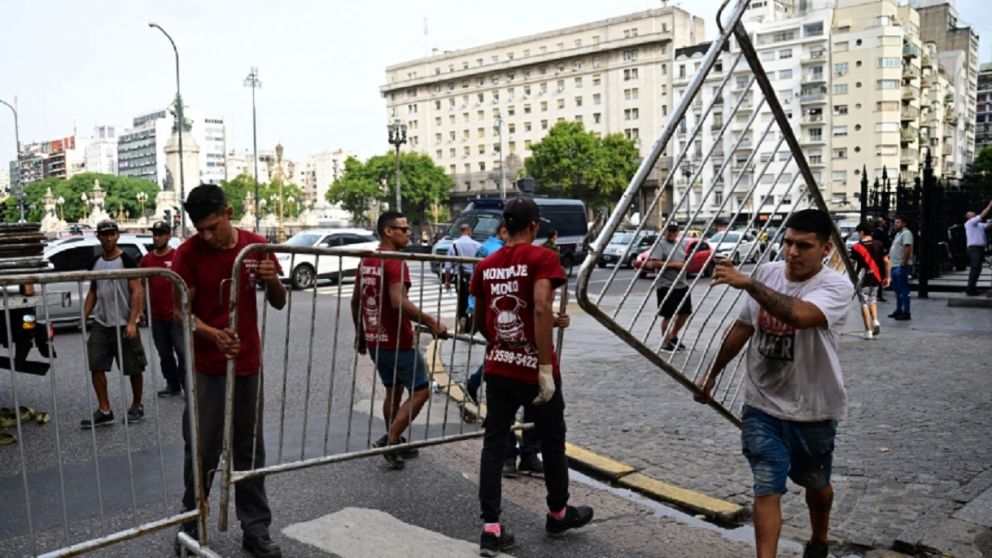 Se colocó un vallado en los alrededores del Congreso